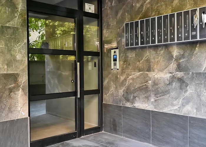 Industrial Penthouse With Panoramic Views By Parkside Boutique Apartment